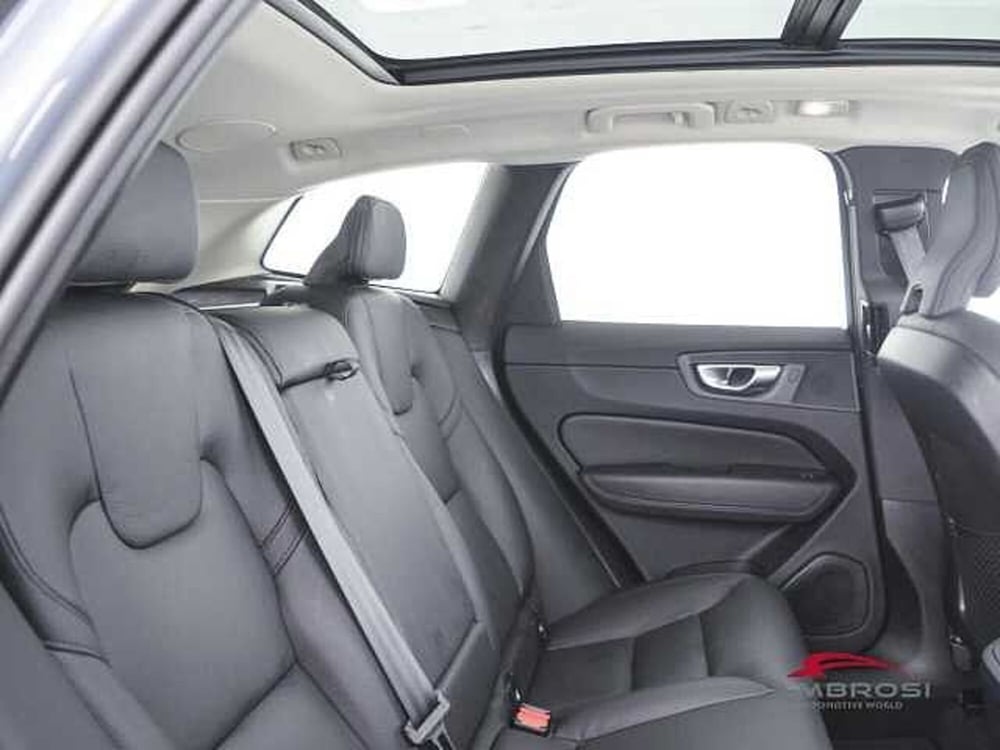 Volvo XC60 usata a Viterbo (11)
