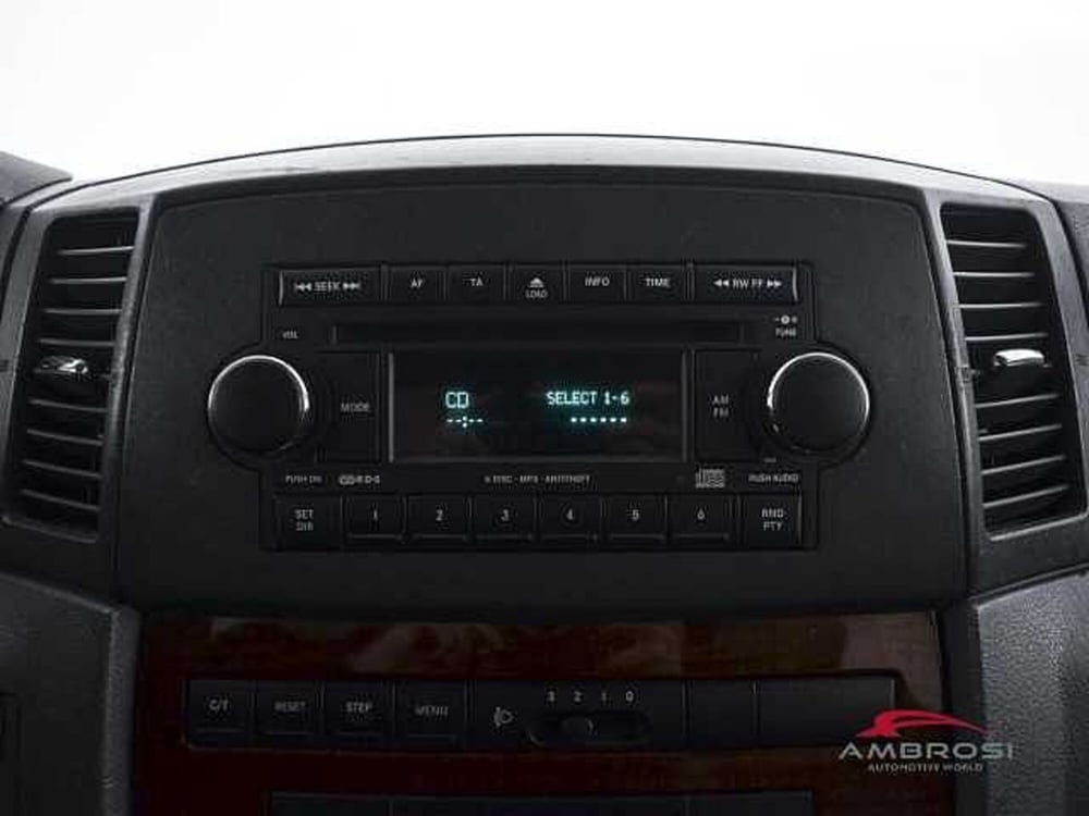 Jeep Grand Cherokee usata a Viterbo (15)