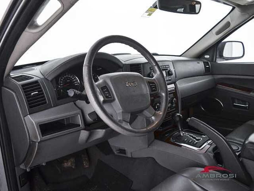 Jeep Grand Cherokee usata a Viterbo (8)