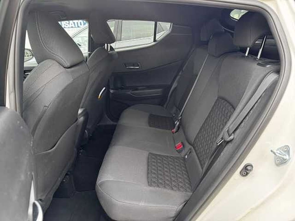 Toyota Toyota C-HR usata a Caserta (10)