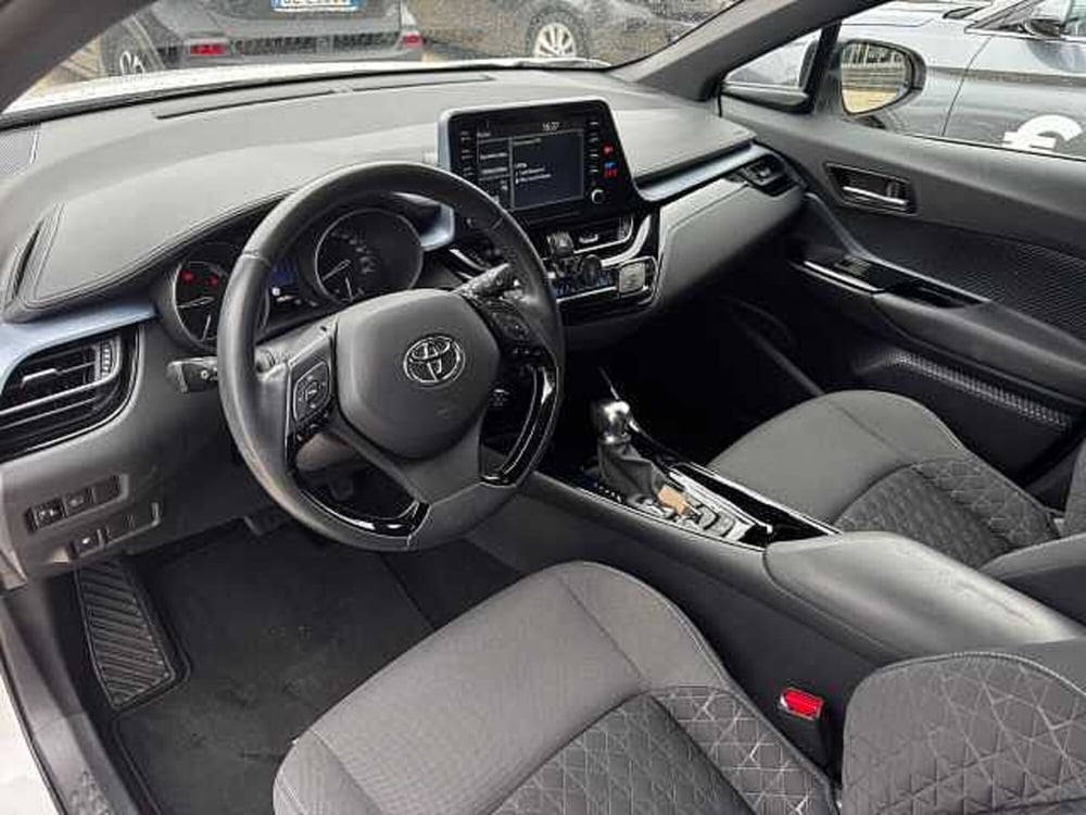 Toyota Toyota C-HR usata a Caserta (6)