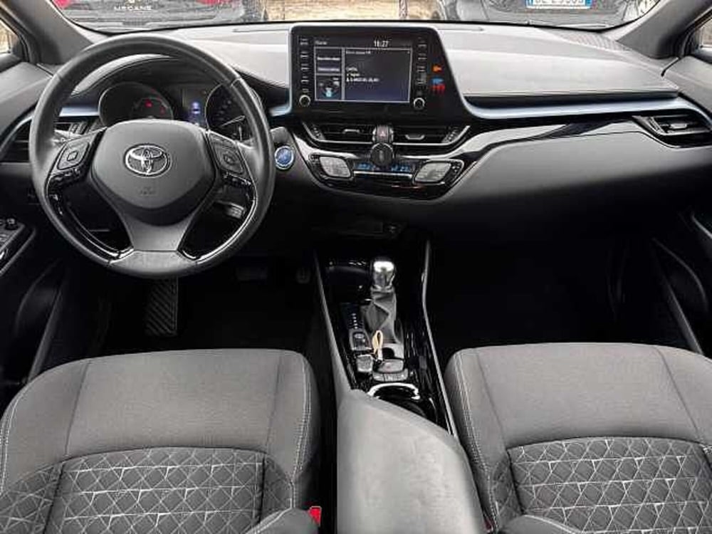 Toyota Toyota C-HR usata a Caserta (7)