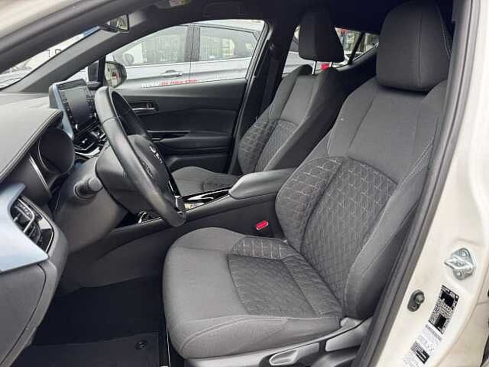Toyota Toyota C-HR usata a Caserta (8)