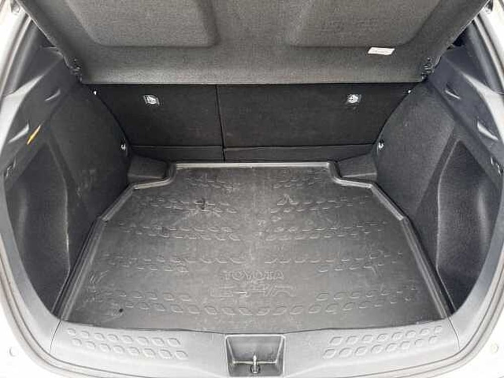 Toyota Toyota C-HR usata a Caserta (9)