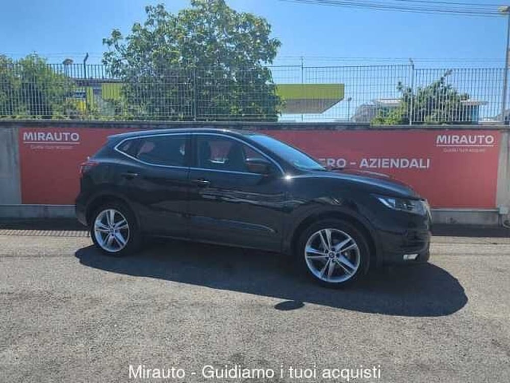 Nissan Qashqai usata a Roma