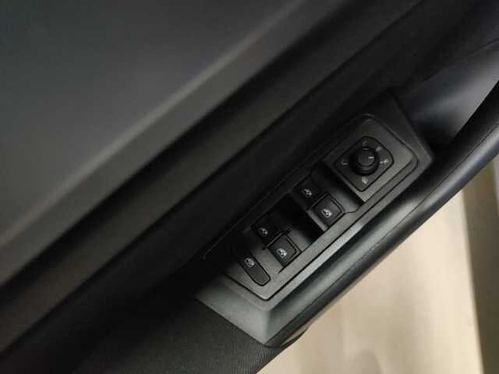 Volkswagen T-Roc nuova a Como (11)