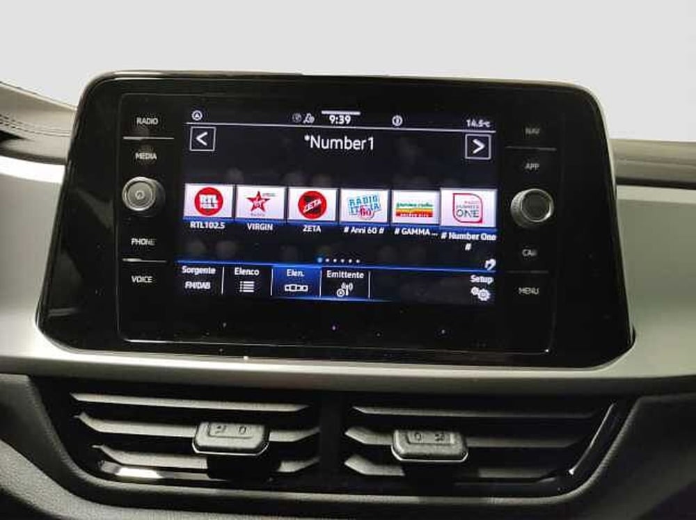 Volkswagen T-Roc nuova a Como (15)