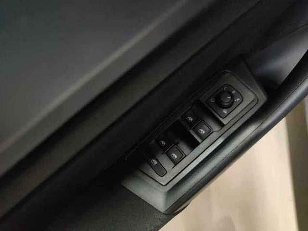 Volkswagen T-Roc nuova a Como (11)