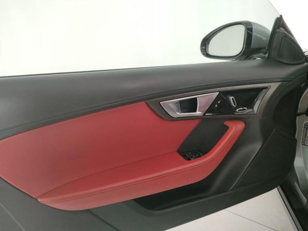 Jaguar F-Type Cabrio usata a Modena (11)