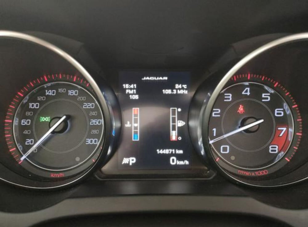 Jaguar F-Type Cabrio usata a Modena (14)