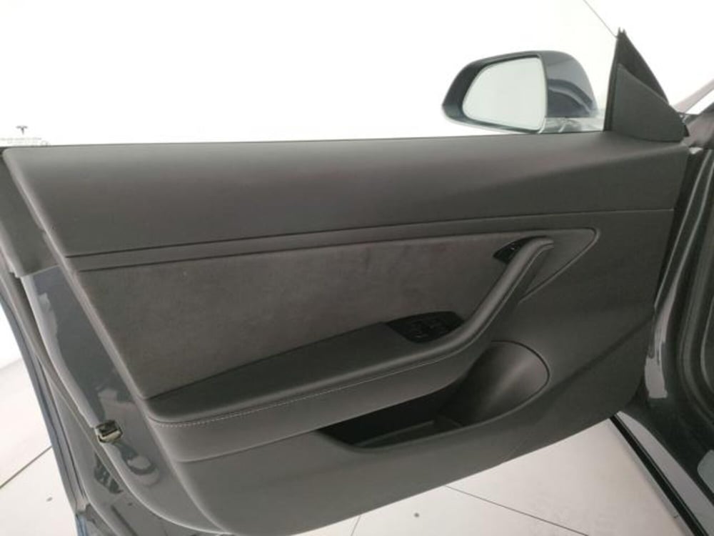 Tesla Model 3 usata a Modena (11)