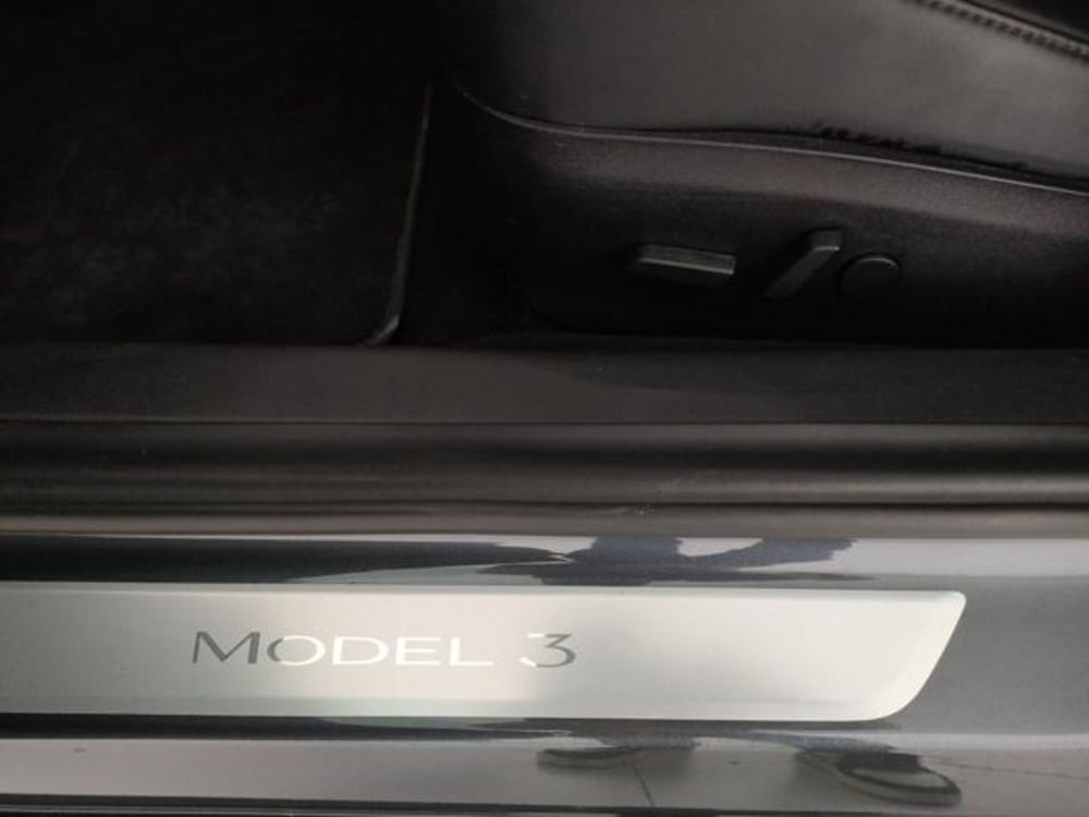 Tesla Model 3 usata a Modena (12)