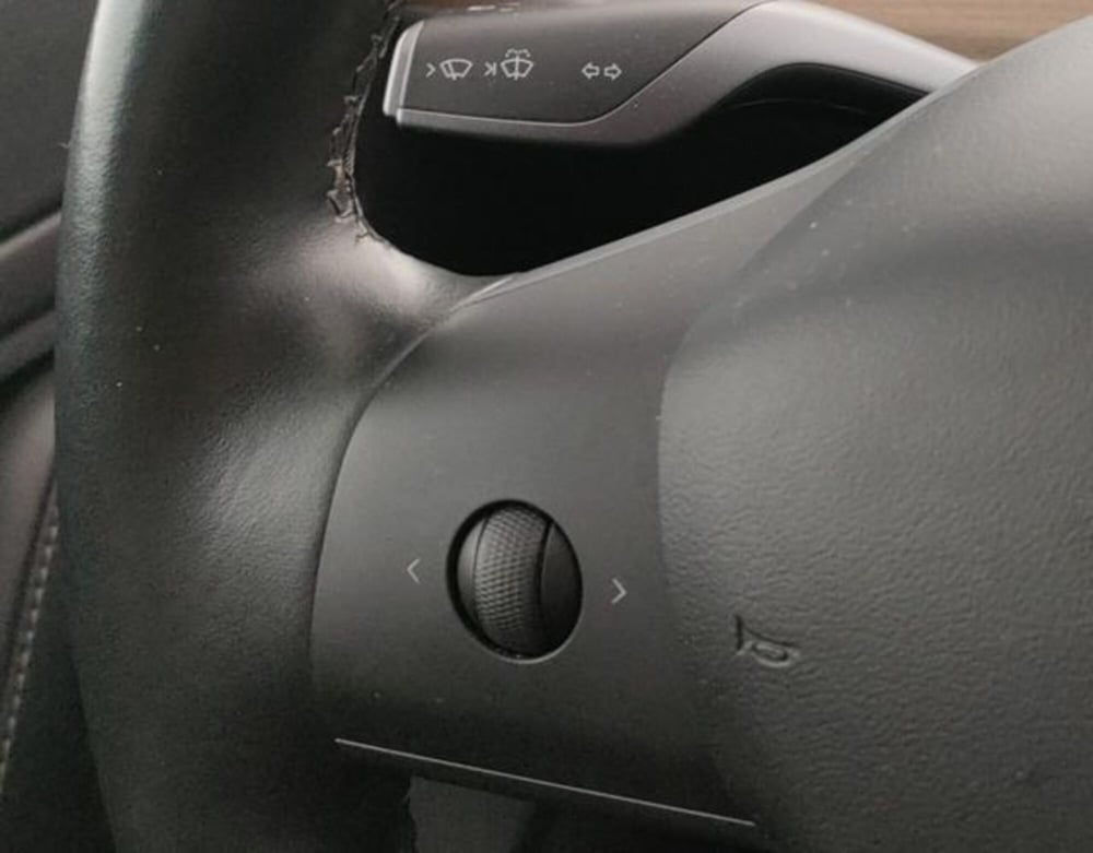 Tesla Model 3 usata a Modena (17)
