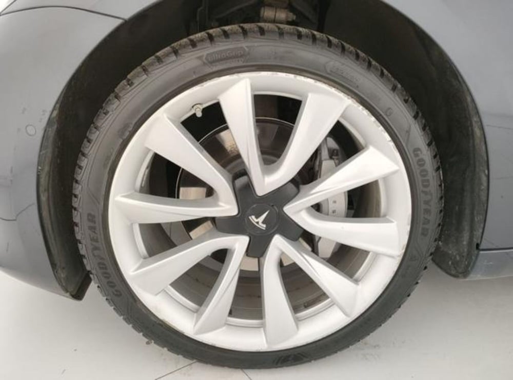 Tesla Model 3 usata a Modena (8)