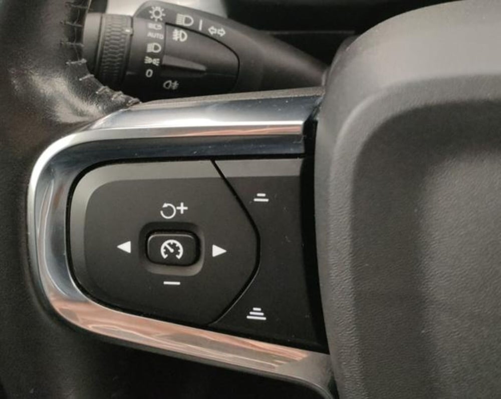 Volvo XC40 usata a Modena (18)