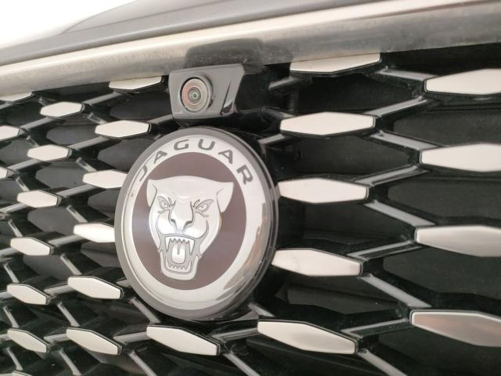Jaguar E-Pace usata a Modena (9)