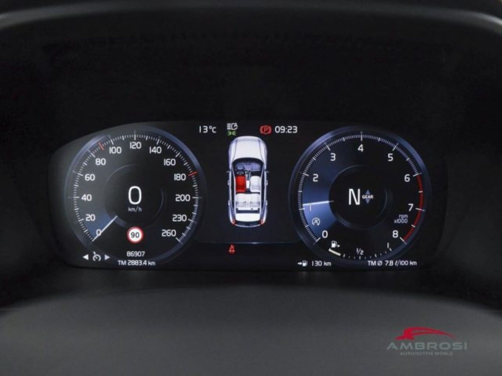Volvo XC40 usata a Perugia (13)