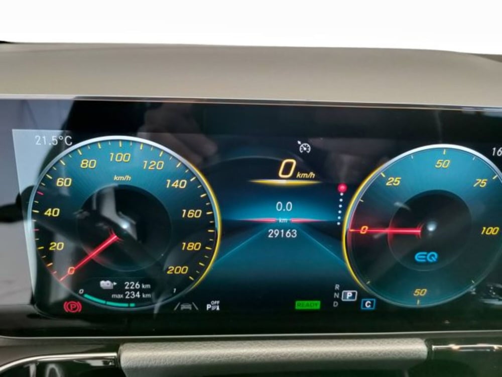 Mercedes-Benz EQA usata a Teramo (15)