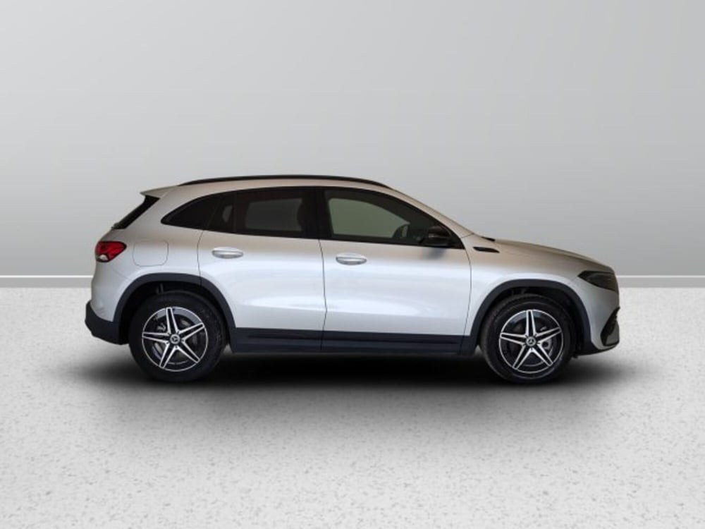 Mercedes-Benz EQA usata a Teramo (7)