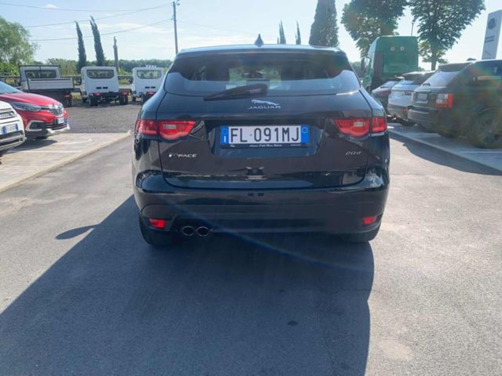 Jaguar F-Pace usata a Lucca (4)