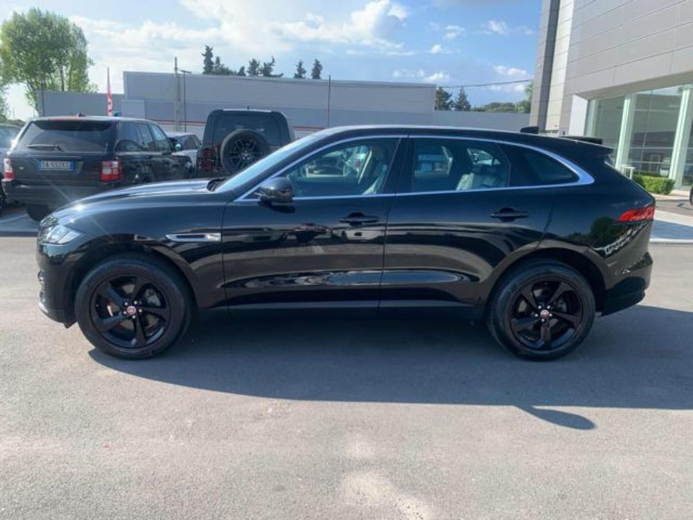 Jaguar F-Pace usata a Lucca (5)