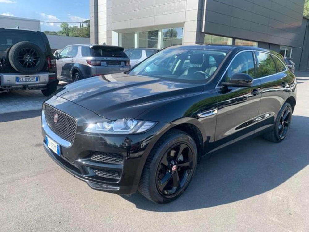 Jaguar F-Pace usata a Lucca (6)