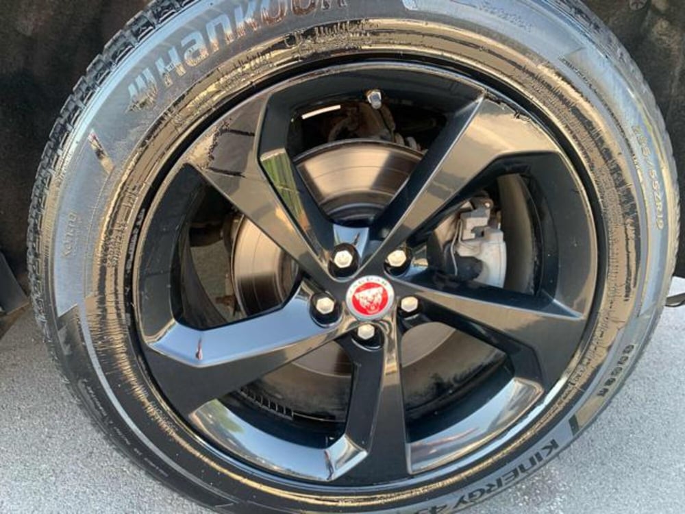Jaguar F-Pace usata a Lucca (7)