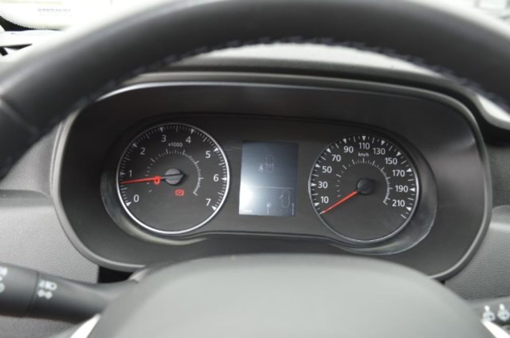 Dacia Duster usata a Latina (13)