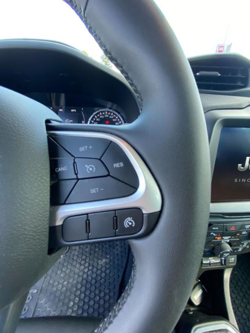 Jeep Renegade usata a Firenze (11)