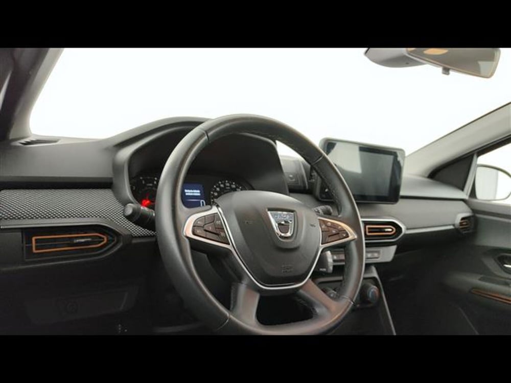 Dacia Sandero usata a Milano (13)