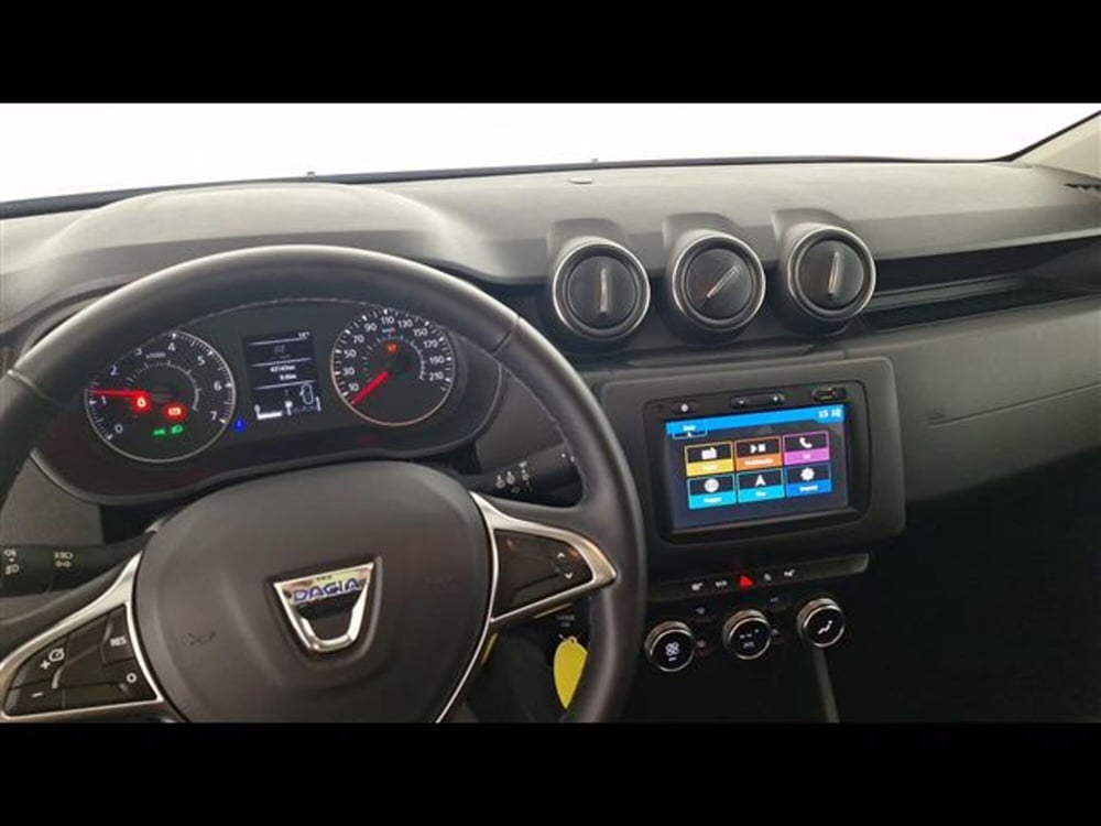 Dacia Duster usata a Milano (15)