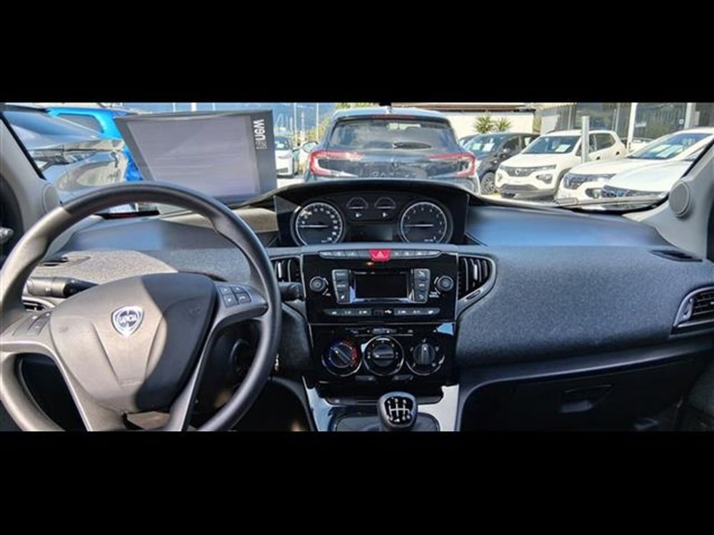 Lancia Ypsilon usata a Firenze (6)