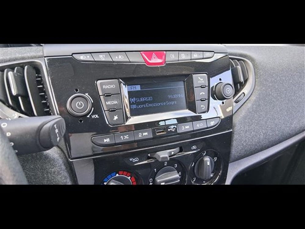 Lancia Ypsilon usata a Firenze (7)