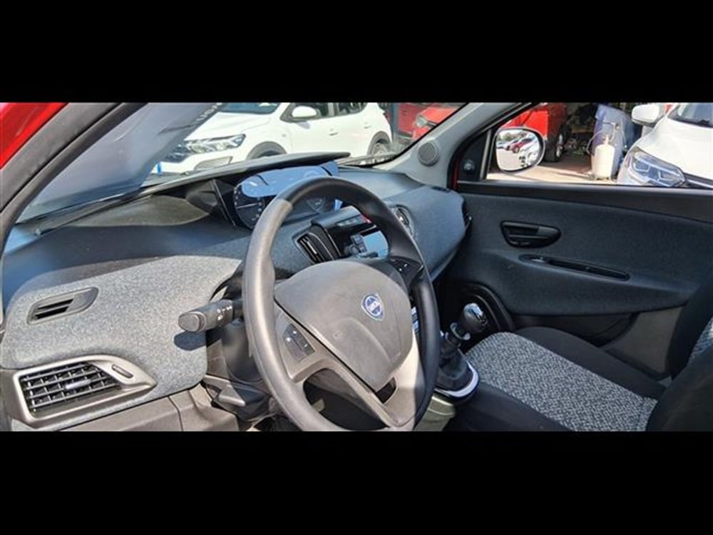 Lancia Ypsilon usata a Firenze (8)