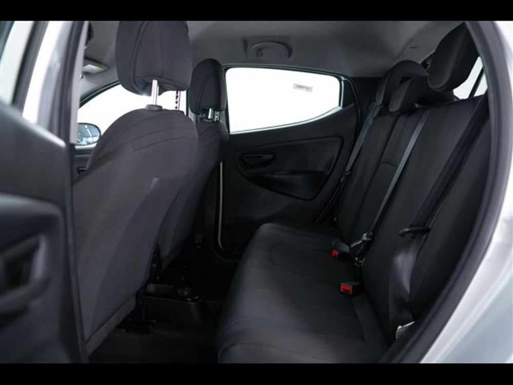 Lancia Ypsilon usata a Torino (7)
