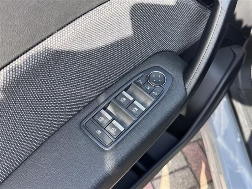 Renault Captur nuova a Pavia (9)