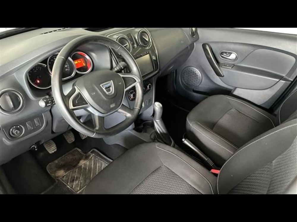 Dacia Sandero usata a Firenze (11)