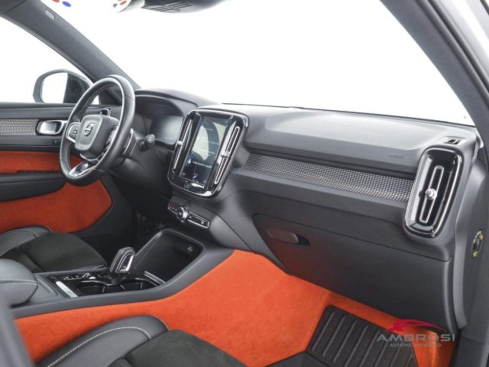 Volvo XC40 usata a Perugia (12)