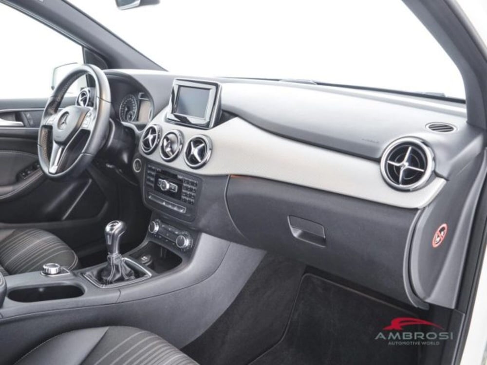 Mercedes-Benz CLA usata a Perugia (12)