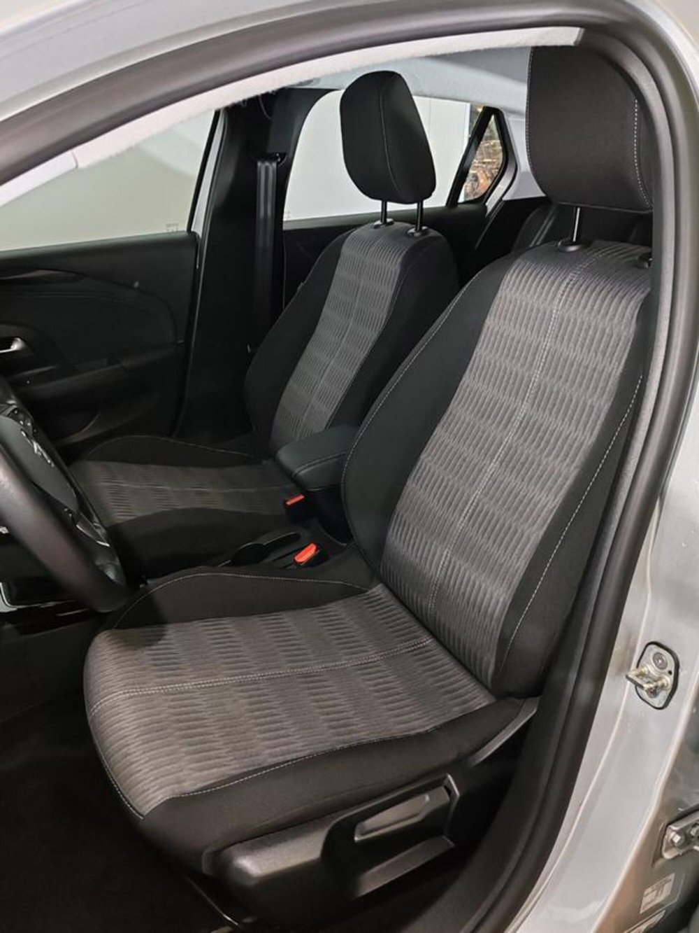 Opel Corsa usata a Torino (9)