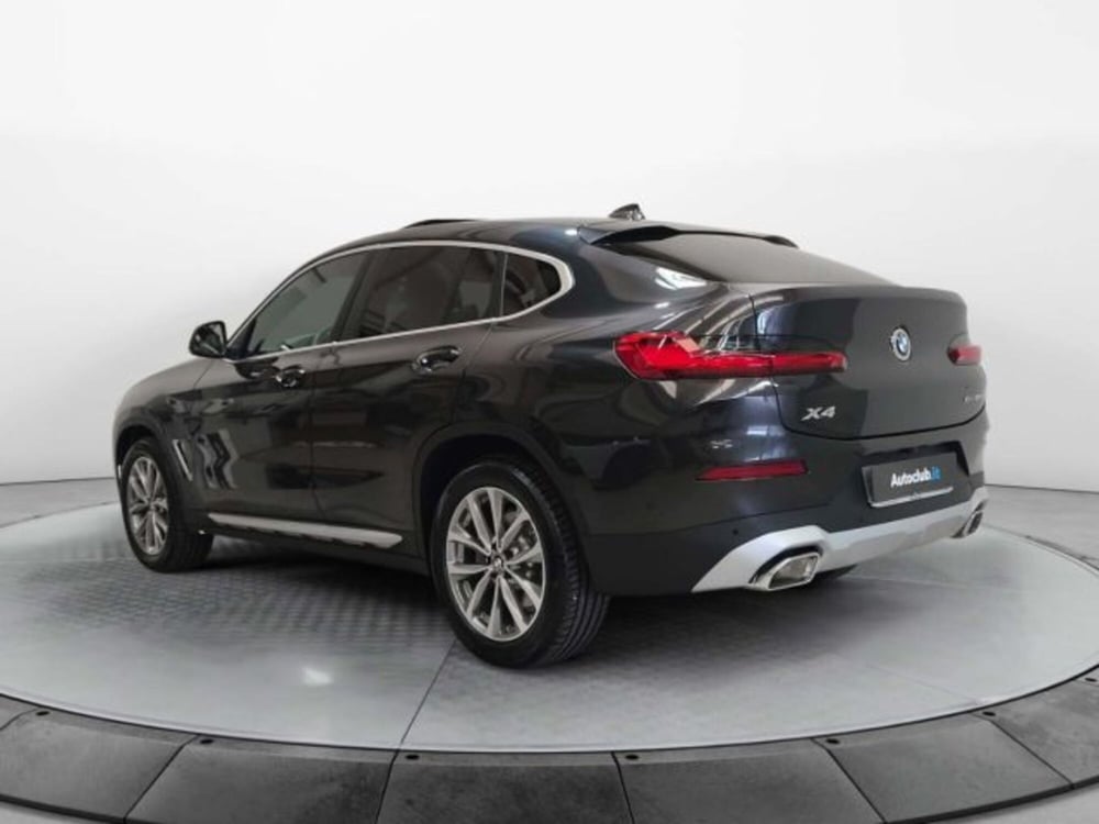 BMW X4 nuova a Modena (18)
