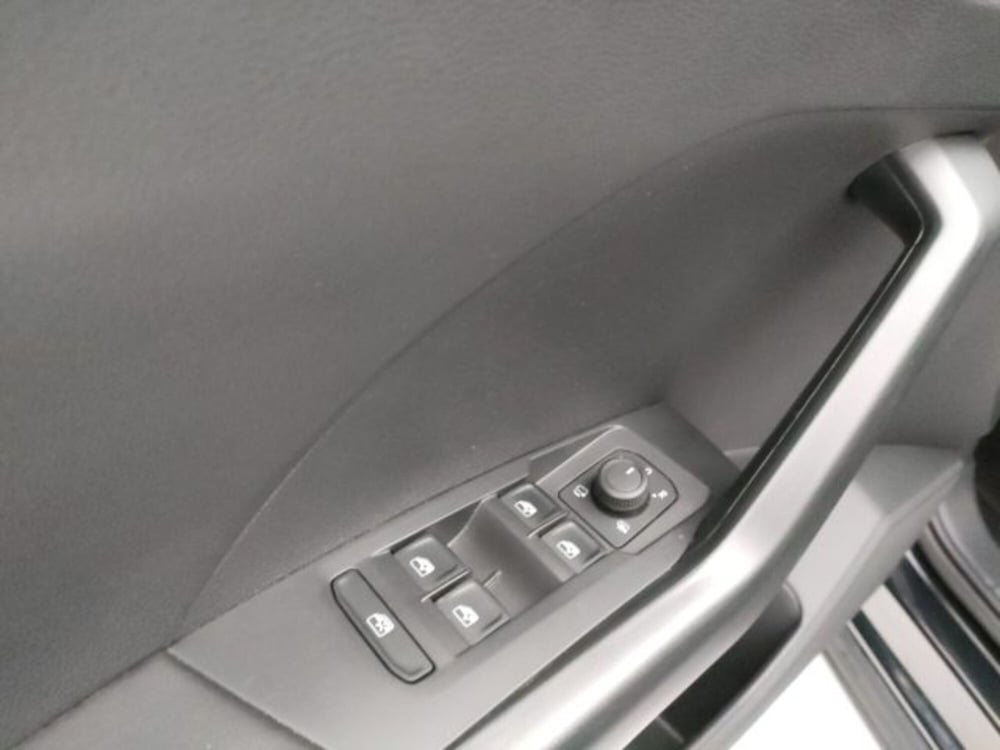 Volkswagen T-Cross usata a Torino (17)