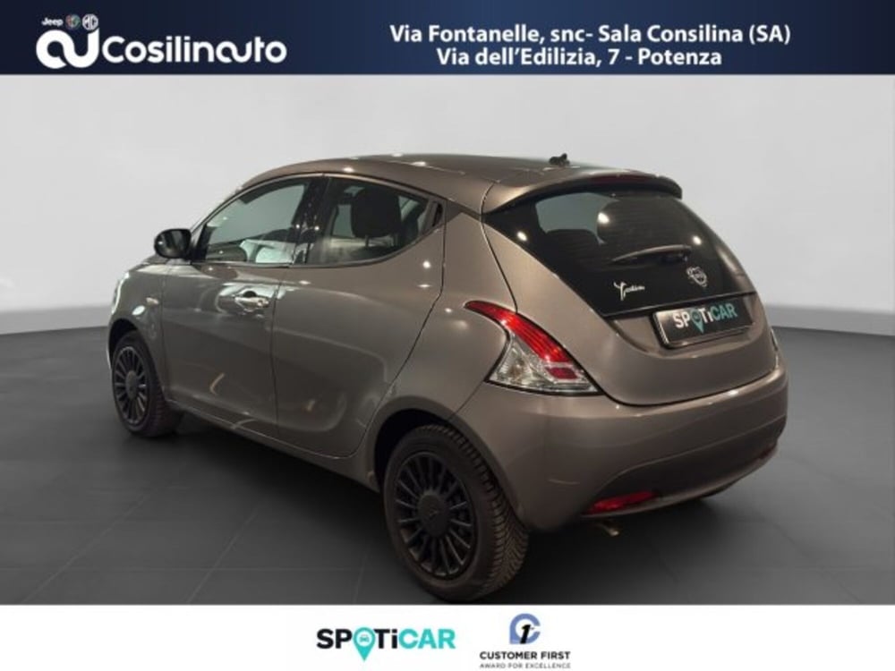 Lancia Ypsilon usata a Salerno (3)