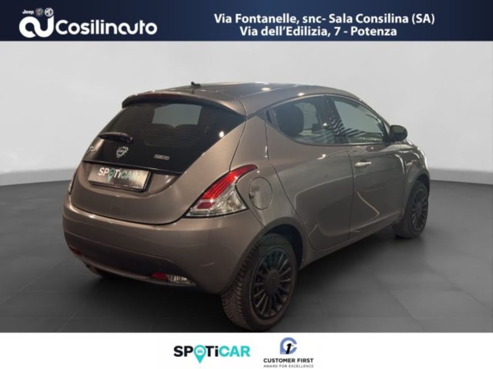 Lancia Ypsilon usata a Salerno (5)