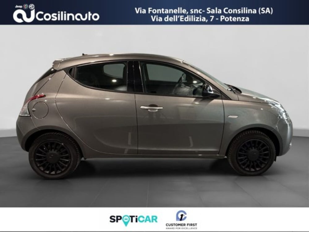 Lancia Ypsilon usata a Salerno (6)