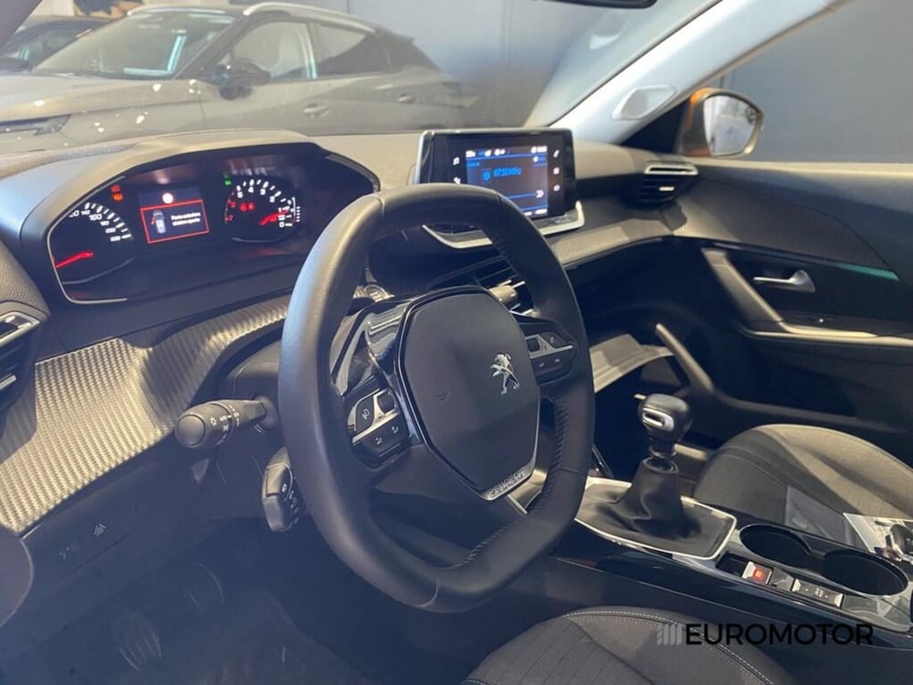 Peugeot 2008 usata a Bari (11)