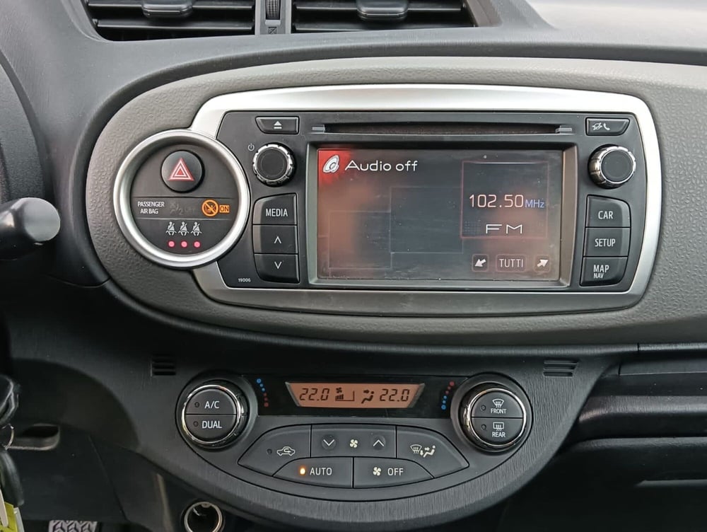 Toyota Yaris usata a Como (13)