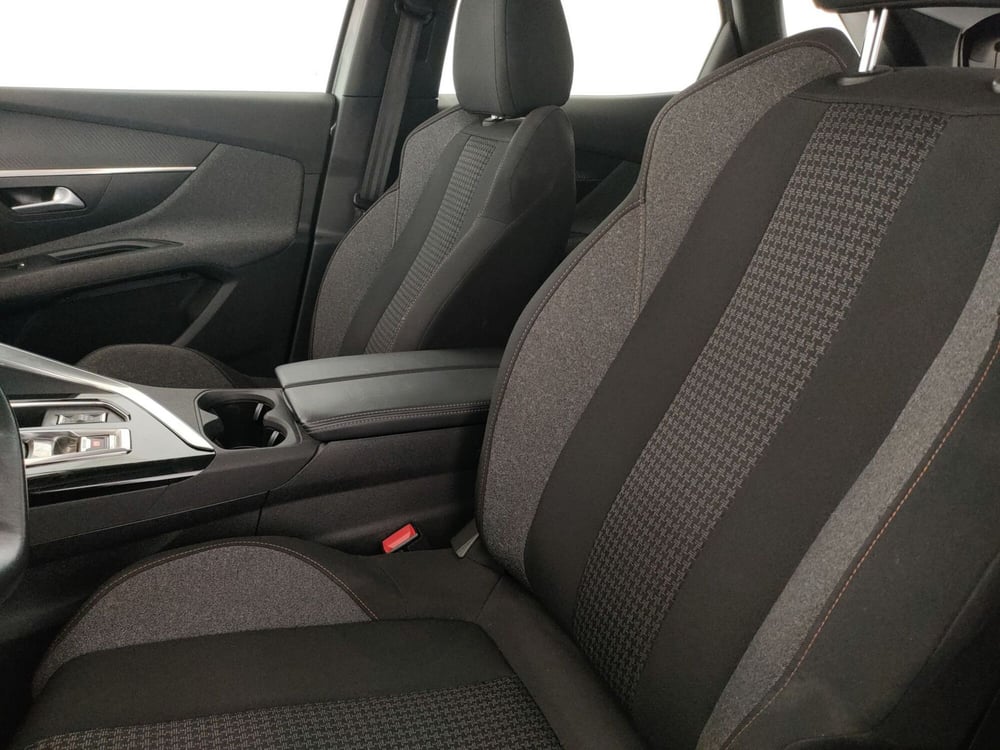 Peugeot 3008 usata a Caserta (20)