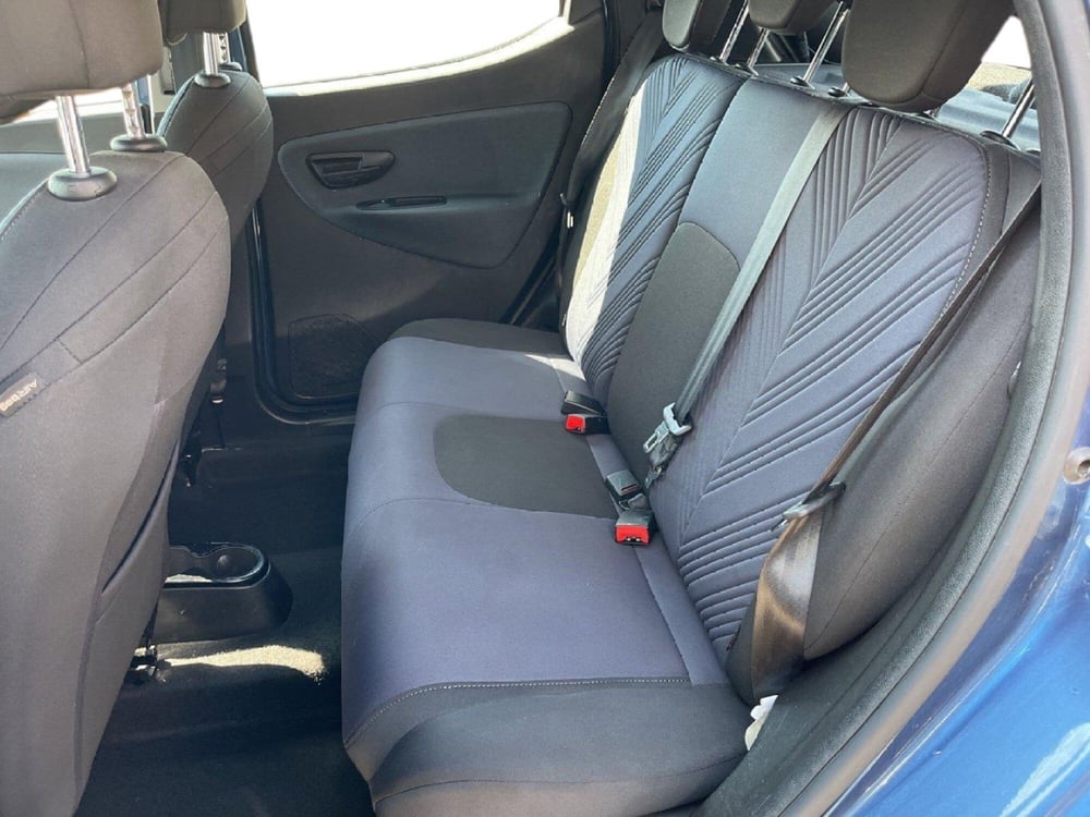 Lancia Ypsilon usata a Torino (9)