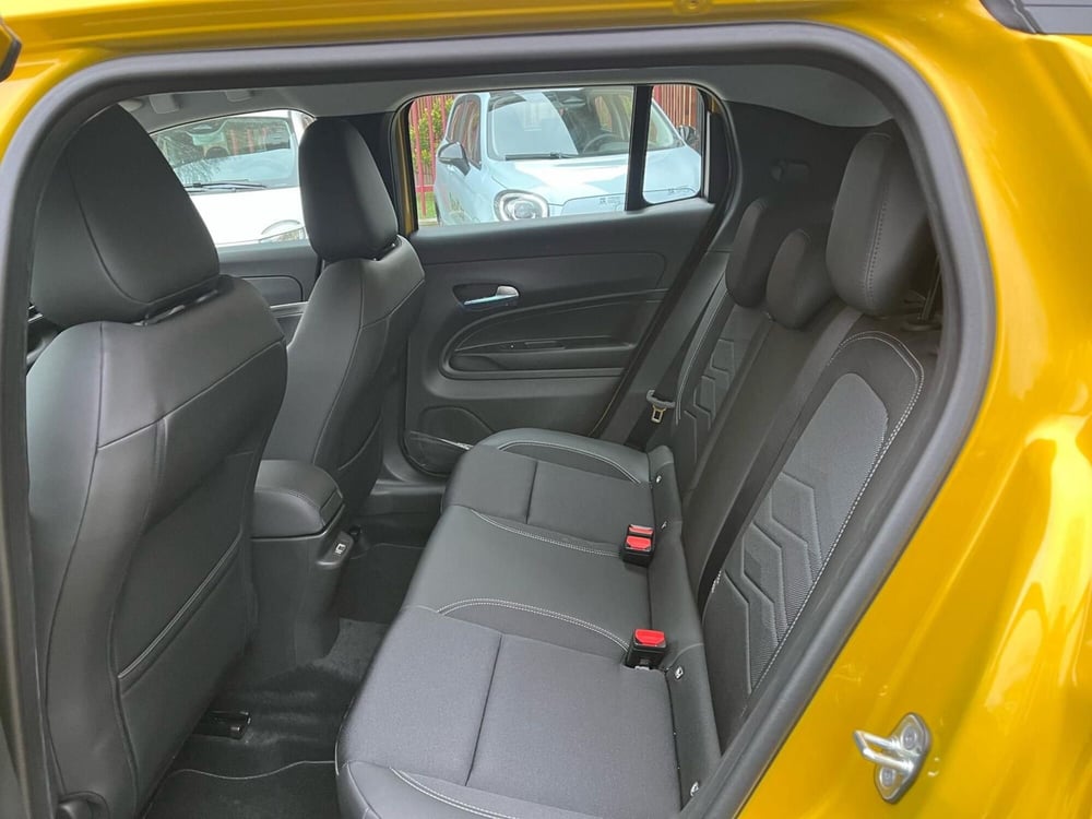 Jeep Avenger usata a Milano (13)